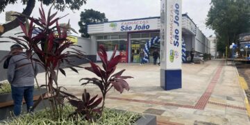 Depois de 14 anos, Farmácia São João reinaugura primeira loja de Espumoso