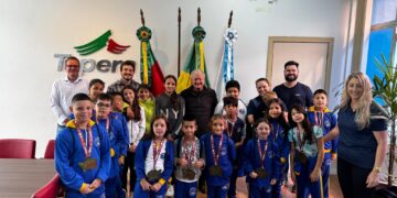 Alunos de karatê de Tapera prestigiados pelo 5º lugar nas Olimpíadas Escolares