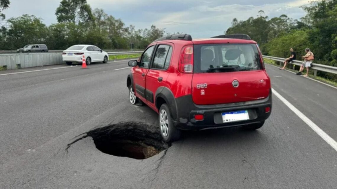 Cratera provoca 40 km de congestionamento na Freeway