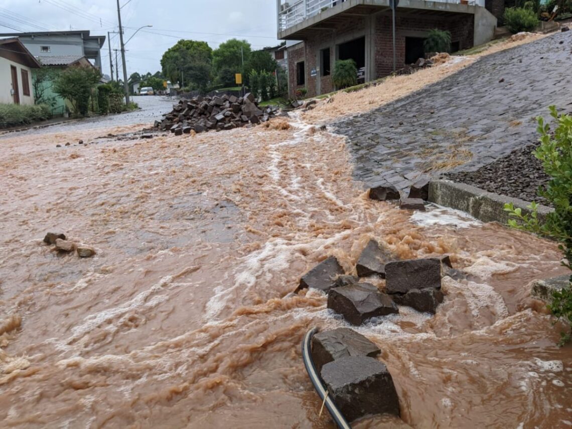 Putinga prorroga estado de calamidade pública devido às enchentes e deslizamentos
