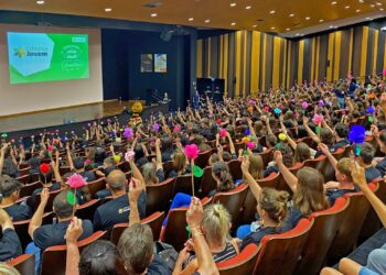 Projeto Liderança Jovem reúne cerca de 500 estudantes de 14 municípios da região