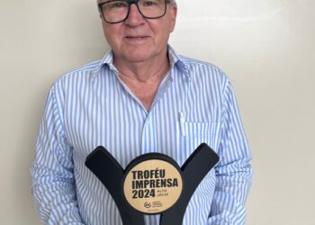Diniz Fernandes prefeito reeleito de Jacuizinho é homenageado com o Troféu Imprensa 2024 e se prepara para o quarto mandato