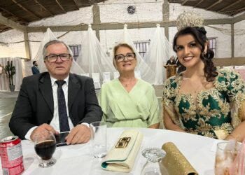 Prefeito de Jacuizinho prestigia evento de aniversário de Tunas