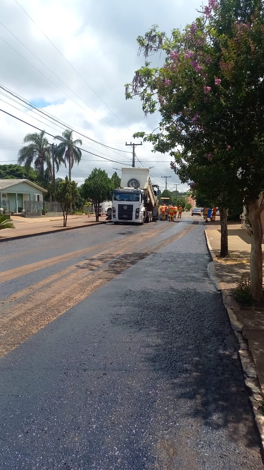 Avenida Maurício Cardoso de Campos Borges recebe mais obras de recapeamento