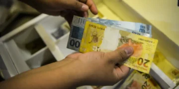 Inflação que calcula reajuste do salário mínimo fica em 4,84%