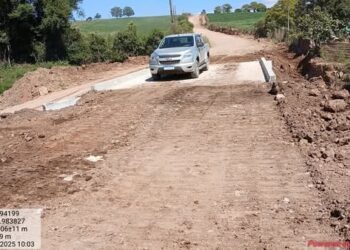 Construção da ponte conhecida como ponte do Eraldo, em Novo Horizonte entre a geral Jacuizinho|Tunas