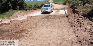 Construção da ponte conhecida como ponte do Eraldo, em Novo Horizonte entre a geral Jacuizinho|Tunas