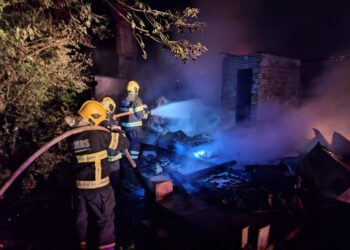 CAMPOS BORGES | Bombeiros Voluntários do Município foram chamados na Comunidade de Volta Vitória para atender Sinistro de incêndio
