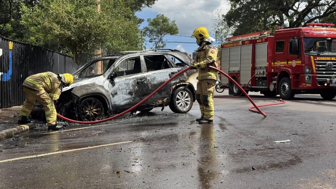 IBIRUBÁ | SUV pega fogo em frente a supermercado