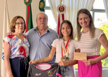 IBIRUBÁ | Jovem atleta Mellany conquista títulos nacionais e recebe homenagem da CRE de Chapecó