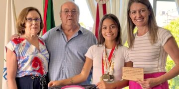 IBIRUBÁ | Jovem atleta Mellany conquista títulos nacionais e recebe homenagem da CRE de Chapecó