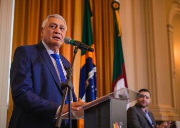Adolfo Brito assume como governador do Estado em exercício