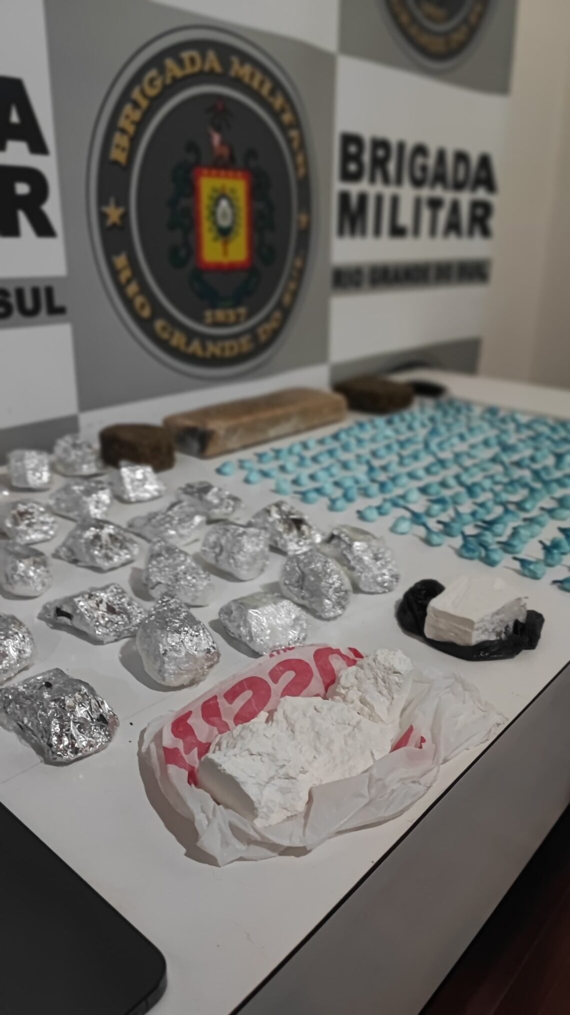 GUAPORÉ | Brigada Militar apreende quantidade significativa de drogas e dois são presos