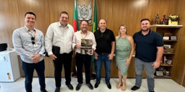 Comitiva Guaporense em audiência produtiva na Secretaria Estadual de Turismo