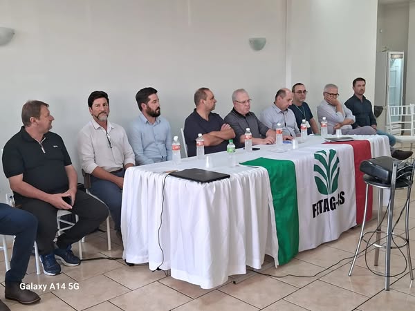 IBIRAPUITÃ | Lideranças participam de reunião sobre estiagem com autoridades estaduais