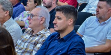 Prefeito Gerson Machado e Secretário Leo Comin em reunião com o COMAJA