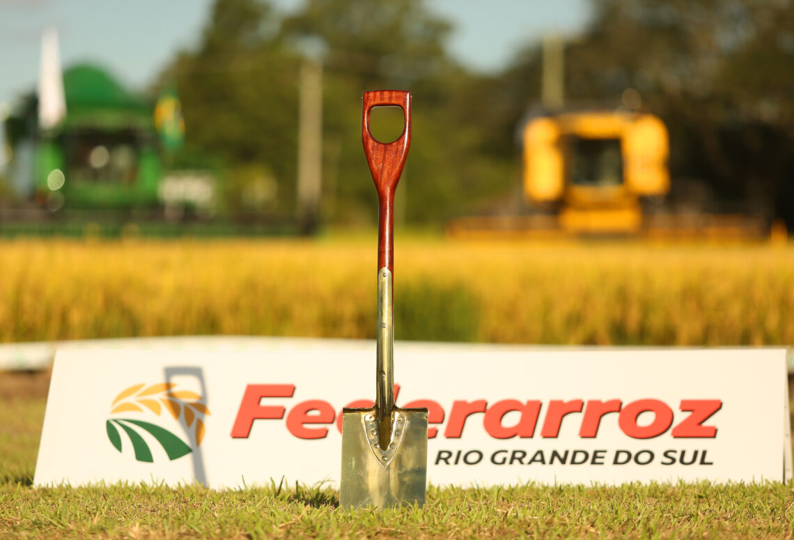 Federarroz reconhece trabalho em prol do setor na tradicional Homenagem da Pá do Arroz