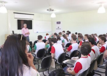 Dália Alimentos recebe comitiva da Itália