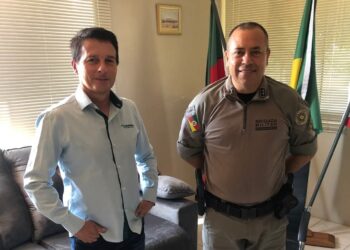 Diretor de Esportes de Espumoso em visita ao Comando da Brigada Militar