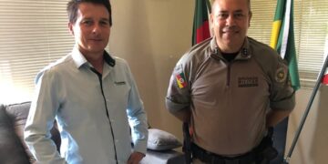 Diretor de Esportes de Espumoso em visita ao Comando da Brigada Militar