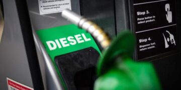 Petrobras anuncia aumento de R$ 0,22 no litro do diesel