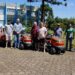 Equipes de futebol de Tapera recebem tratores para corte de grama em seus campos