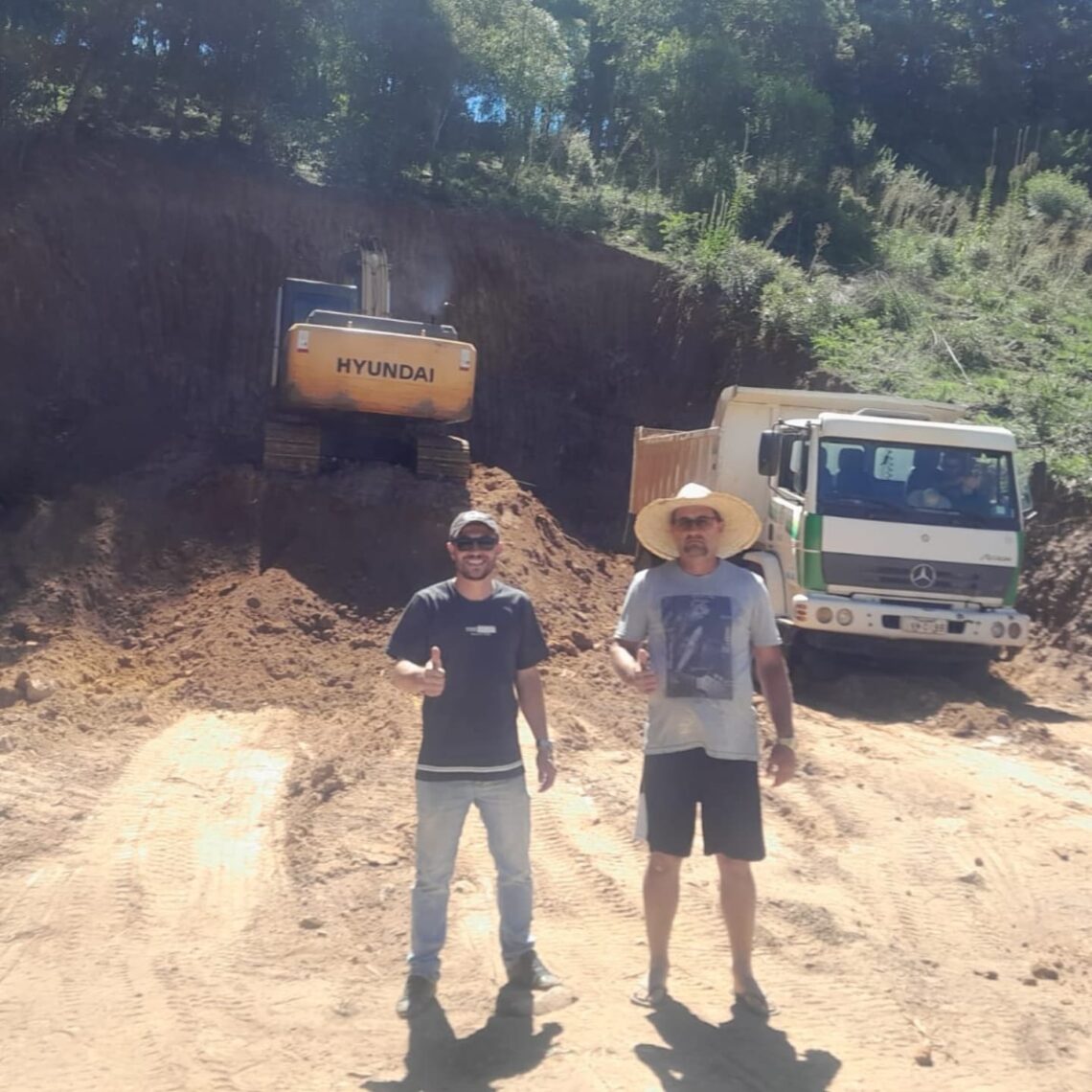 Secretaria de obras de Alto Alegre auxilia em trabalhos para construção de novo empreendimento