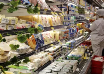 Inflação dos alimentos desacelera para 0,61%, diz pesquisa do IBGE