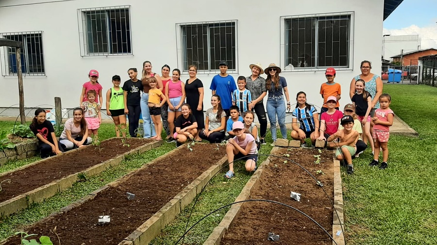 ARVOREZINHA | Grupo “Fazendo Arte nas Férias”