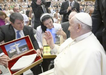 Missa no Cristo Protetor reúne fiéis em oração pela saúde do Papa Francisco