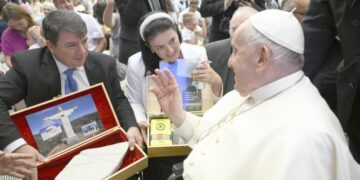 Missa no Cristo Protetor reúne fiéis em oração pela saúde do Papa Francisco