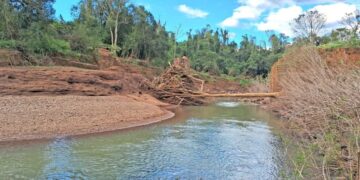 Reconstrução de pontes avança nove meses após enchente