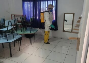 ESPUMOSO | Equipe de combate à dengue dedetiza Escolas Municipais de Educação Infantil