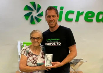Investimento Premiado Sicredi entrega 26 Iphones a associados