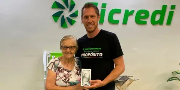 Investimento Premiado Sicredi entrega 26 Iphones a associados