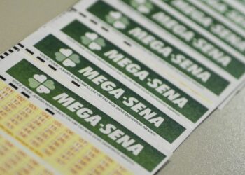 Mega-Sena pode pagar R$ 15 milhões nesta terça