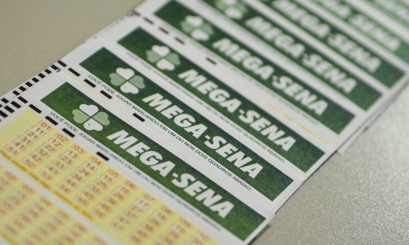 Mega-Sena pode pagar R$ 15 milhões nesta terça