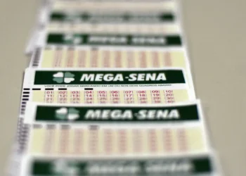 Mega-Sena acumula novamente e pode pagar prêmio de R$ 120 milhões