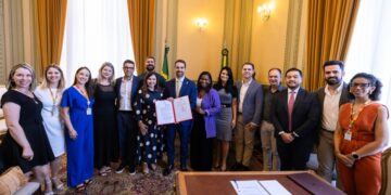 Leite assina protocolo para fortalecer ações voltadas à educação financeira, empreendedora e digital da população do RS