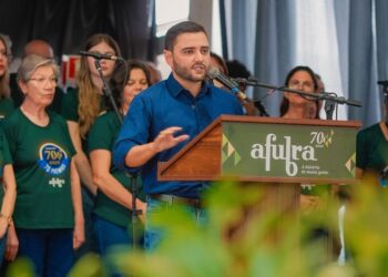 Na Expoagro, Gabriel Souza cobra apoio do governo federal para agricultores atingidos pela crise climática