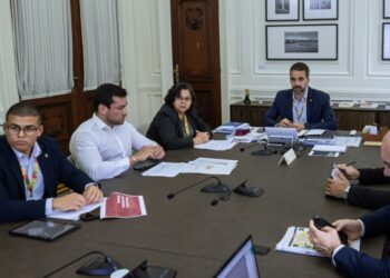 Leite discute renegociação de dívidas de produtores rurais e ajuste fiscal com Ministério da Fazenda
