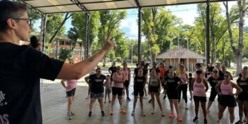 SERAFINA CORRÊA | Projeto “Movimente-se” reúne dezenas de mulheres para prática de exercícios