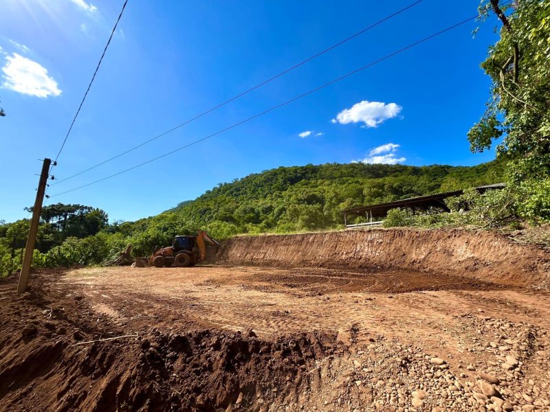MUÇUM | Terraplanagens para reconstrução das primeiras casas rurais entram em fase final