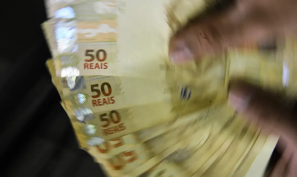 Mais de 48 mil pessoas contratam R$ 340,3 mi em consignado para CLT