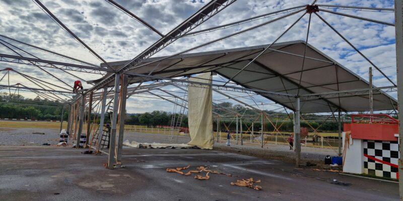 Montagem da estrutura que irá abrigar os mais de 150 expositores está em andamento. São cerca de oito mil m2 de área coberta