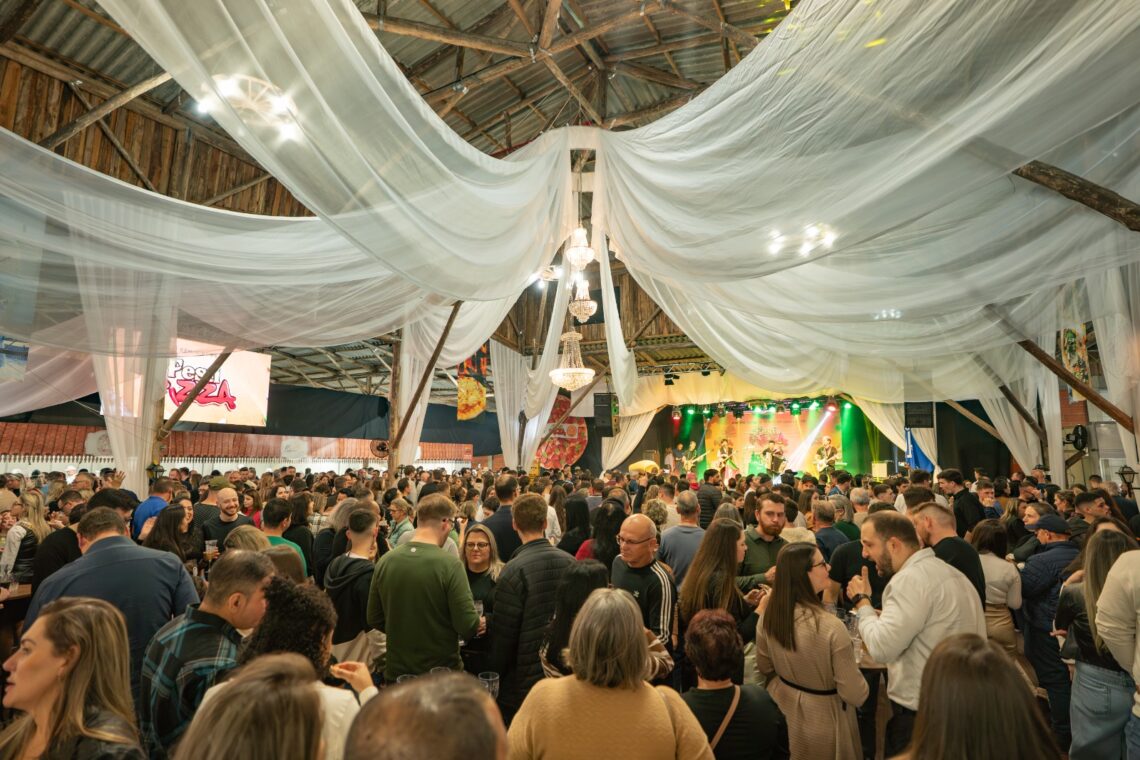 Mais de 5.600 pessoas movimentam o FestiPizza 2025 em Serafina Corrêa!