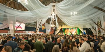 Mais de 5.600 pessoas movimentam o FestiPizza 2025 em Serafina Corrêa!