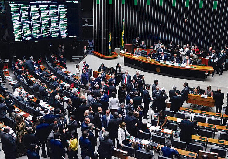 Câmara aprova urgência para proposta que reduz benefícios fiscais