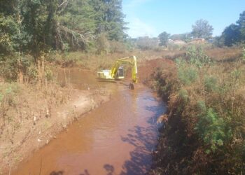 Administração Municipal realiza desassoreamento do Arroio Tigreiro
