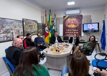 ACISCO realiza reunião de avaliação do Festipizza 2025 em Serafina Corrêa